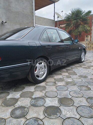 Mercedes E 240 1999, 342,523 km - 2.4 l - Masallı