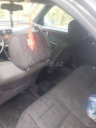Mercedes C 220 1995, 357,689 km - 2.2 л - Qəbələ