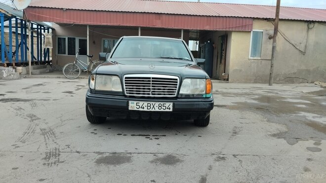 Mercedes E 250 1994, 410,000 km - 2.5 l - Saatlı
