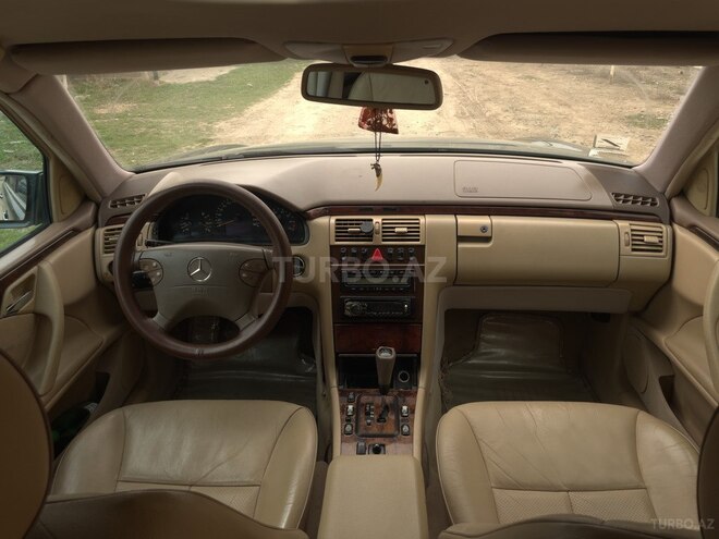 Mercedes E 240 1999, 290,000 km - 2.4 л - Gəncə