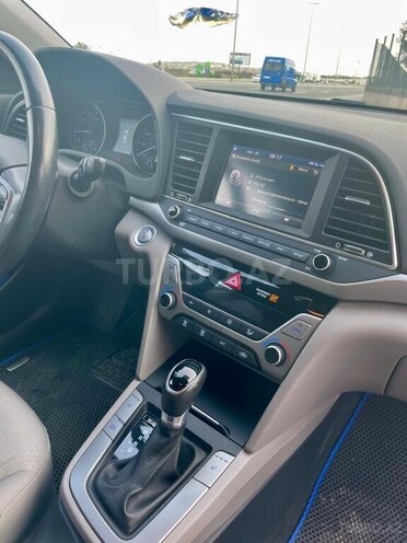 Hyundai Elantra 2016, 70,000 km - 2.0 l - Bakı