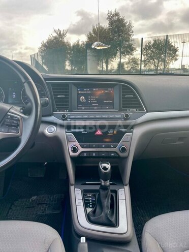 Hyundai Elantra 2016, 70,000 km - 2.0 l - Bakı