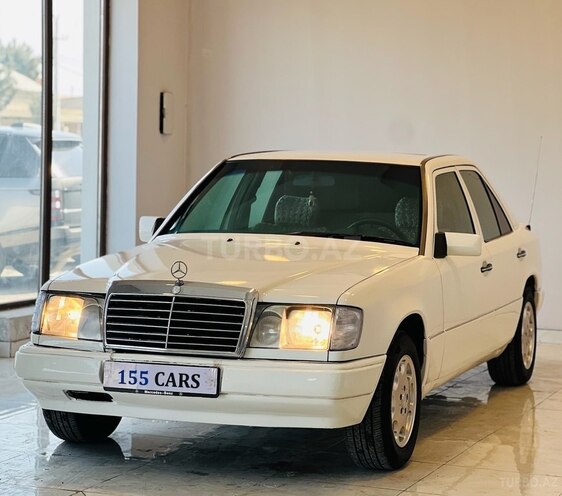 Mercedes E 200 d-3
