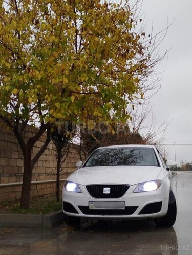 SEAT Exeo 2011, 240,000 km - 2.0 l - Bakı