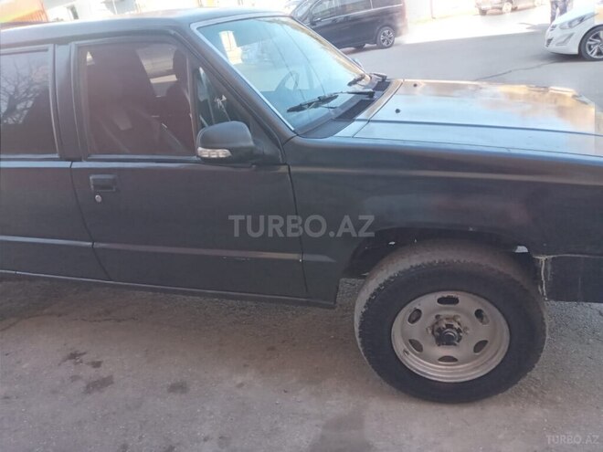 Mitsubishi L200 1993, 256,459 km - 2.5 л - Qusar