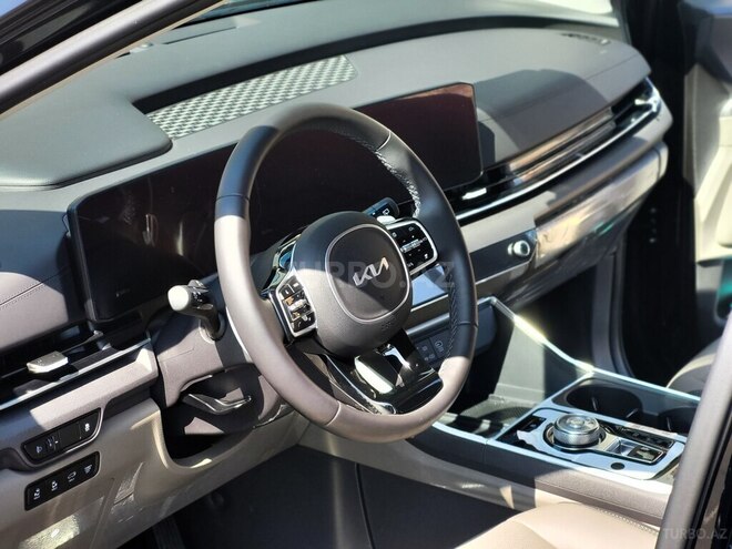 Kia Carnival-11