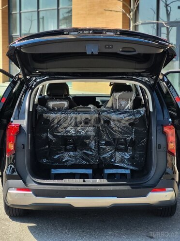 Kia Carnival-17
