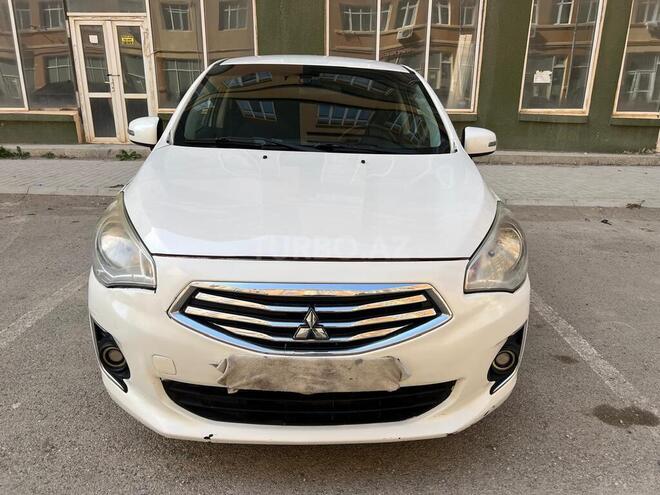 Mitsubishi Attrage 2014, 300,000 km - 1.2 л - Bakı