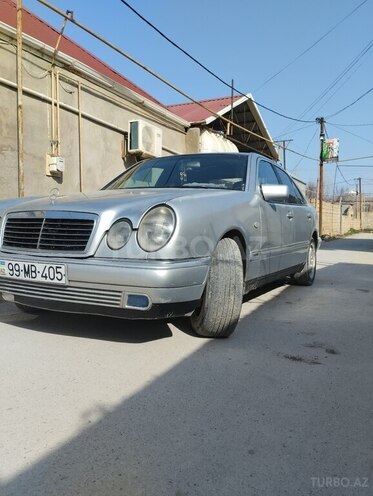 Mercedes E 230 1995, 370,000 km - 2.3 l - Bakı