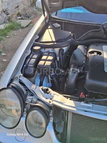 Mercedes E 270 2001, 350,000 km - 2.7 l - Bakı