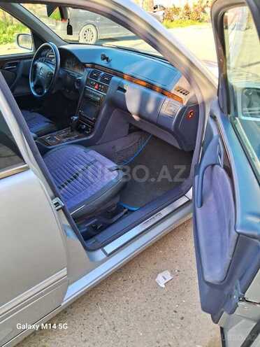 Mercedes E 270 2001, 350,000 km - 2.7 l - Bakı