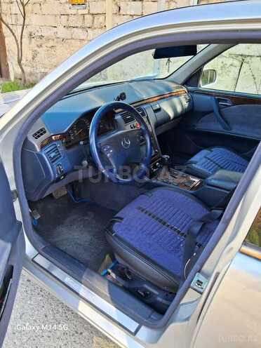 Mercedes E 270 2001, 350,000 km - 2.7 l - Bakı