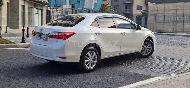 Toyota Corolla 2015, 196,000 km - 1.6 l - Bakı