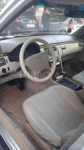 Mercedes E 240 1998, 314,000 km - 2.4 l - Bakı