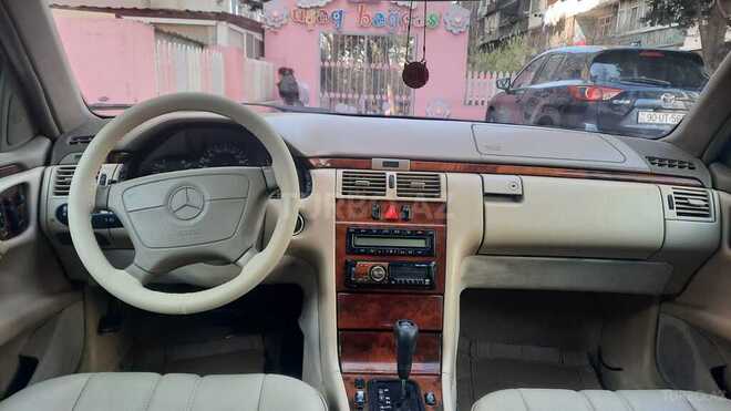 Mercedes E 240 1998, 314,000 km - 2.4 l - Bakı