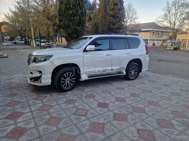 Toyota Land Cruiser Prado 2010, 270,000 km - 2.7 л - Ağstafa