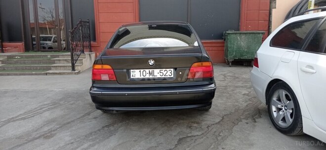 BMW 523 1997, 400,000 km - 2.5 л - Quba