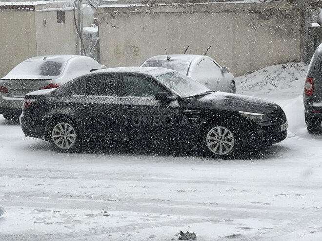 BMW 528 2008, 280,000 km - 3.0 l - Bakı