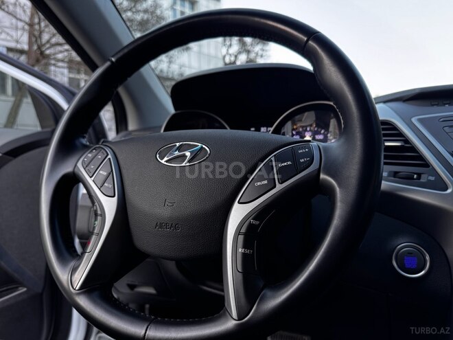 Hyundai Elantra 2016, 95,000 km - 1.8 l - Bakı