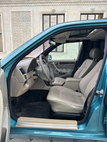 Mercedes C 230 1998, 279,989 km - 2.3 l - Saatlı