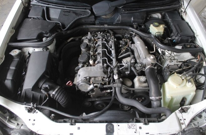 Mercedes E 220 d 1999, 516,394 km - 2.2 l - İmişli