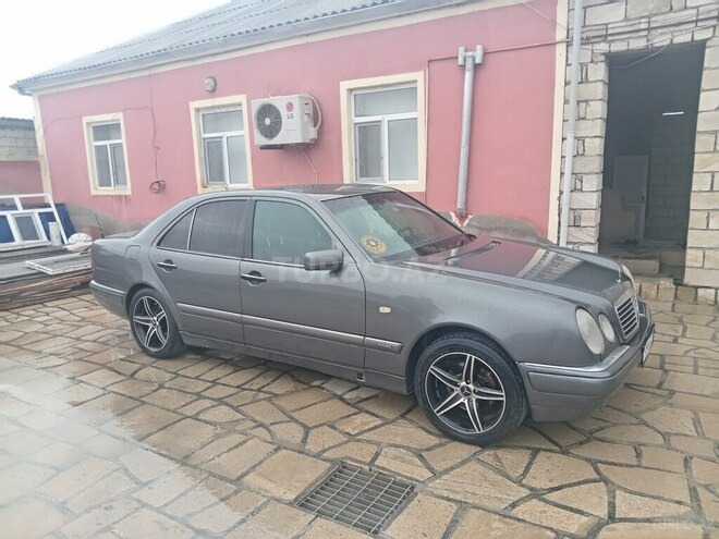 Mercedes E 240 2000, 584,000 km - 2.4 l - Bakı