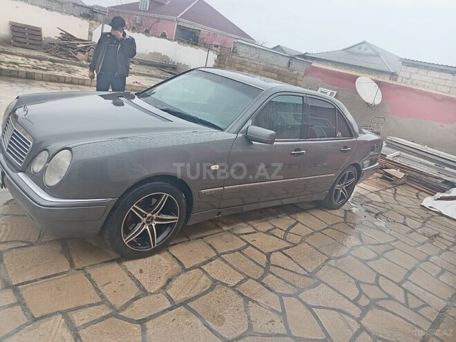 Mercedes E 240 2000, 584,000 km - 2.4 l - Bakı