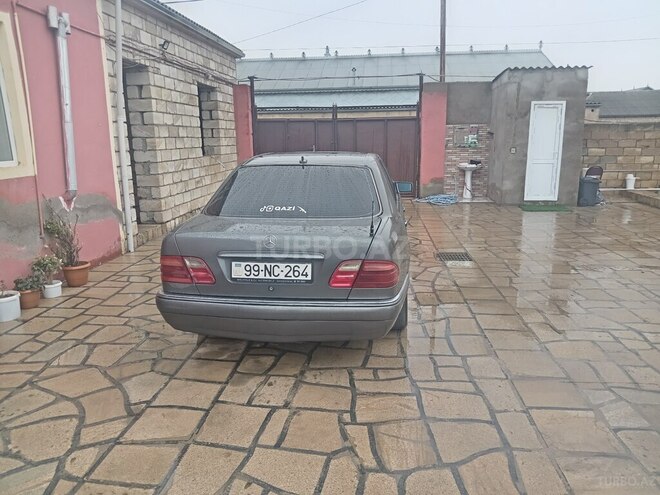 Mercedes E 240 2000, 584,000 km - 2.4 l - Bakı