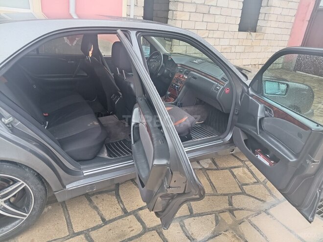Mercedes E 240 2000, 584,000 km - 2.4 l - Bakı