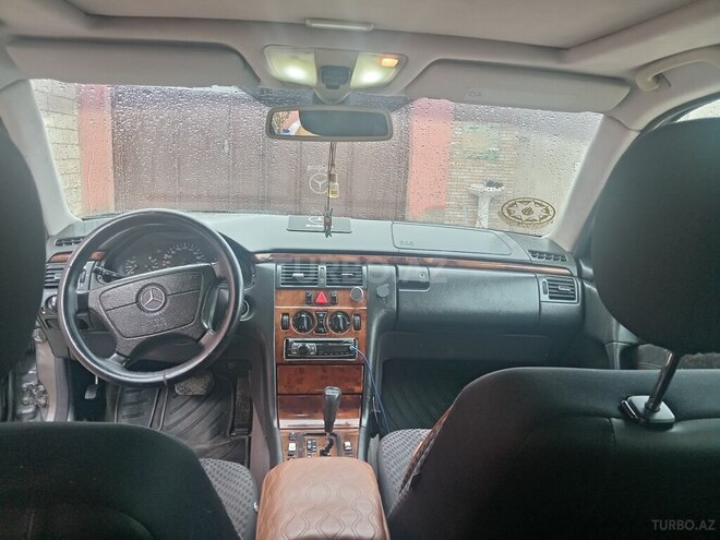 Mercedes E 240 2000, 584,000 km - 2.4 l - Bakı