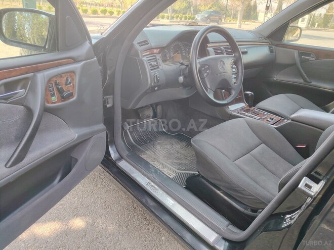Mercedes E 320 2001, 300,000 km - 3.2 l - Gəncə