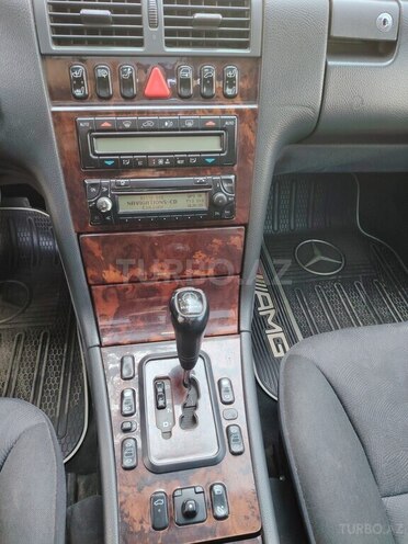 Mercedes E 320 2001, 300,000 km - 3.2 l - Gəncə