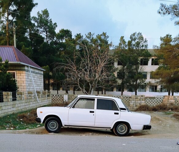 LADA (VAZ) 2107 2003, 95,000 km - 1.6 л - Salyan