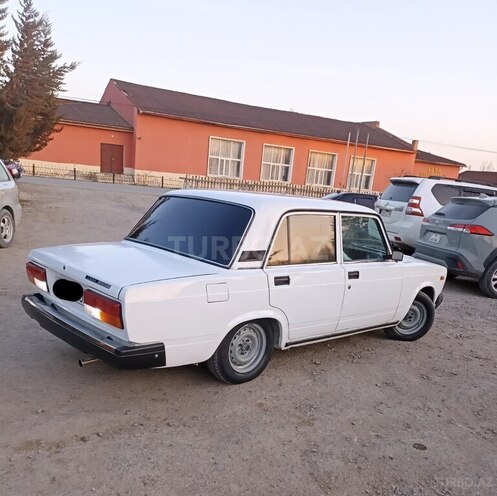 LADA (VAZ) 2107 2003, 95,000 km - 1.6 л - Salyan