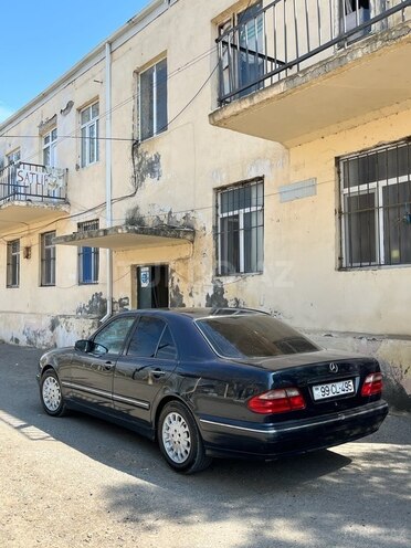 Mercedes E 220 d 2001, 436,000 km - 2.2 л - Gəncə
