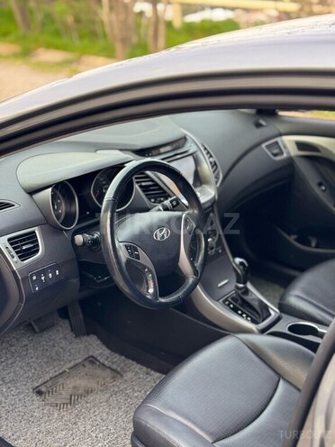 Hyundai Avante 2015, 175,000 km - 1.6 л - Bakı