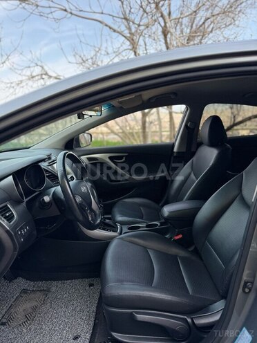 Hyundai Avante 2015, 175,000 km - 1.6 л - Bakı