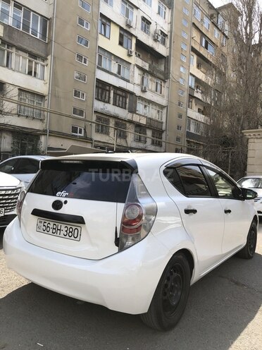 Toyota Aqua 2015, 180,000 km - 1.5 l - Bakı