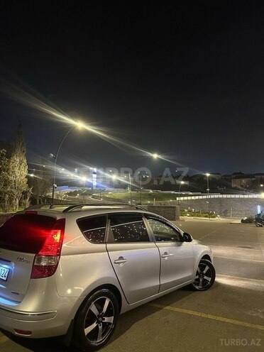 Hyundai i30 2009, 175,000 km - 1.6 л - Bakı