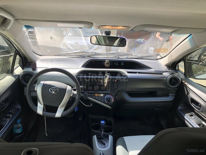 Toyota Aqua 2015, 180,000 km - 1.5 l - Bakı