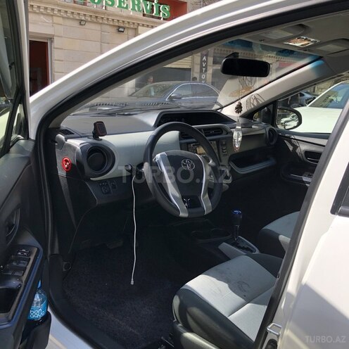 Toyota Aqua 2015, 180,000 km - 1.5 l - Bakı