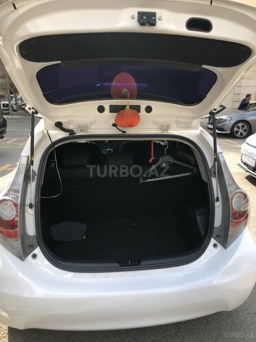 Toyota Aqua 2015, 180,000 km - 1.5 l - Bakı