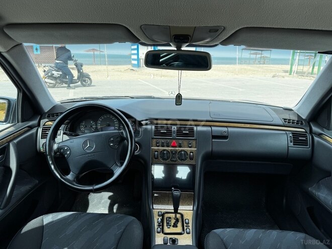 Mercedes E 240 1999, 369,903 km - 2.4 l - Bakı