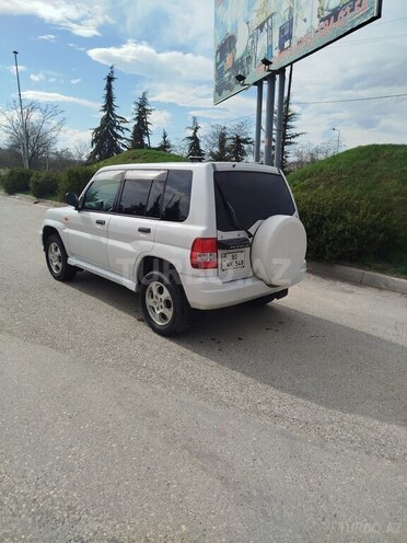 Mitsubishi Pajero io 2000, 230,000 km - 2.0 l - Qusar