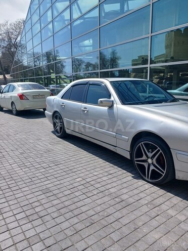 Mercedes E 220 d 2000, 432,789 km - 2.2 л - Bakı