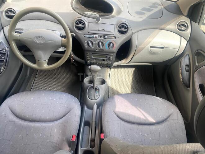 Toyota Vitz 2000, 275,800 km - 1.0 l - Bakı