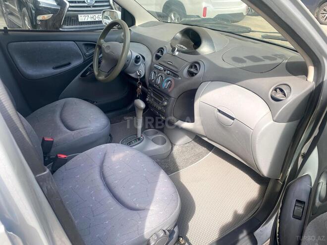Toyota Vitz 2000, 275,800 km - 1.0 l - Bakı