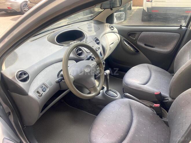 Toyota Vitz 2000, 275,800 km - 1.0 l - Bakı