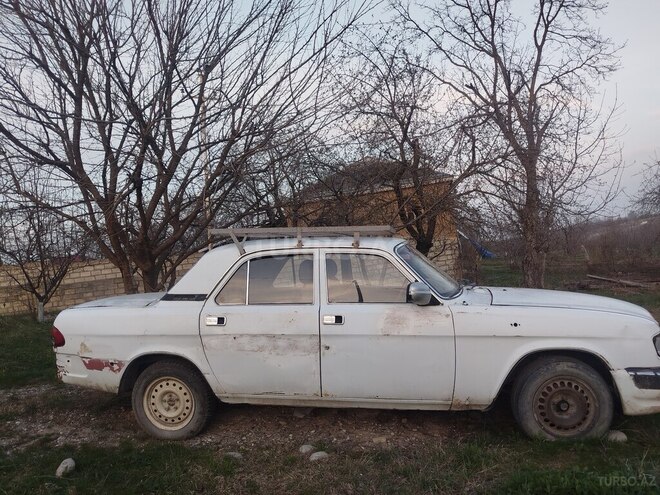 GAZ 3110 2001, 300,000 km - 2.4 l - Quba
