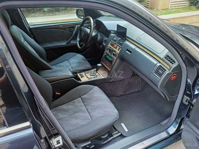Mercedes E 240 1999, 390,000 km - 2.4 l - Bakı